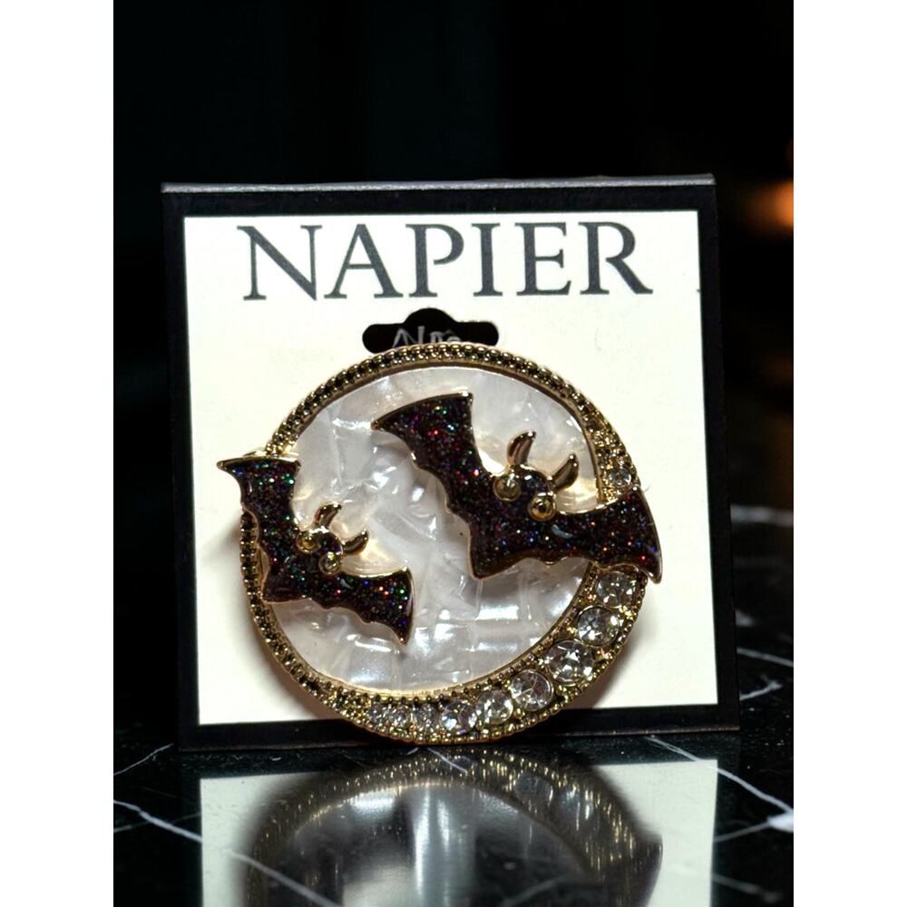 NAPIER Bat Halloween Brooch Rhinestone Black Gold Tone Rhinestone New on Card - Picture 2 of 5